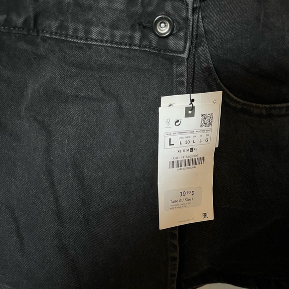 *SOLD* 
Zara skort NWT - Picture 3 of 4